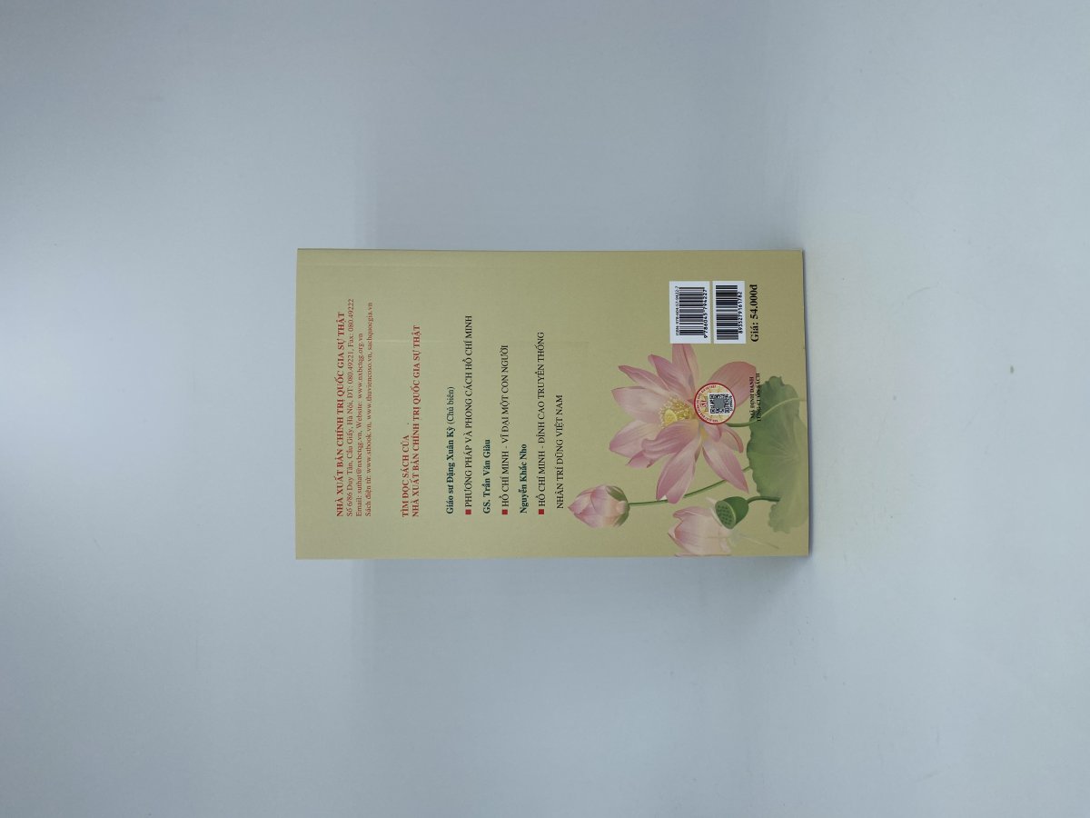 Những mẩu chuyện về phong cách Hồ Chí Minh