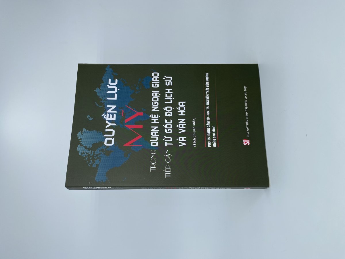 Ngẫm lại chiến tranh trong thế kỷ XXI - Ảnh hưởng và tác động của sự tổng hòa yếu tố chính trị, thông tin và truyền thông (Sách tham khảo)