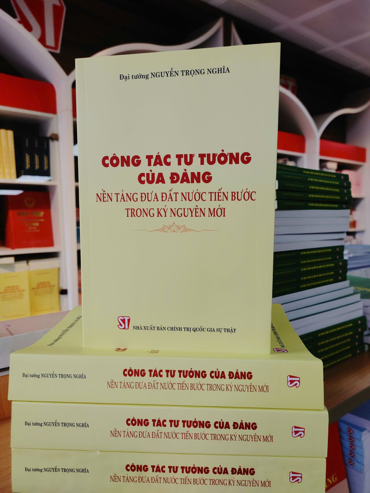 Đấu tranh bảo vệ nền tảng tư tưởng của Đảng