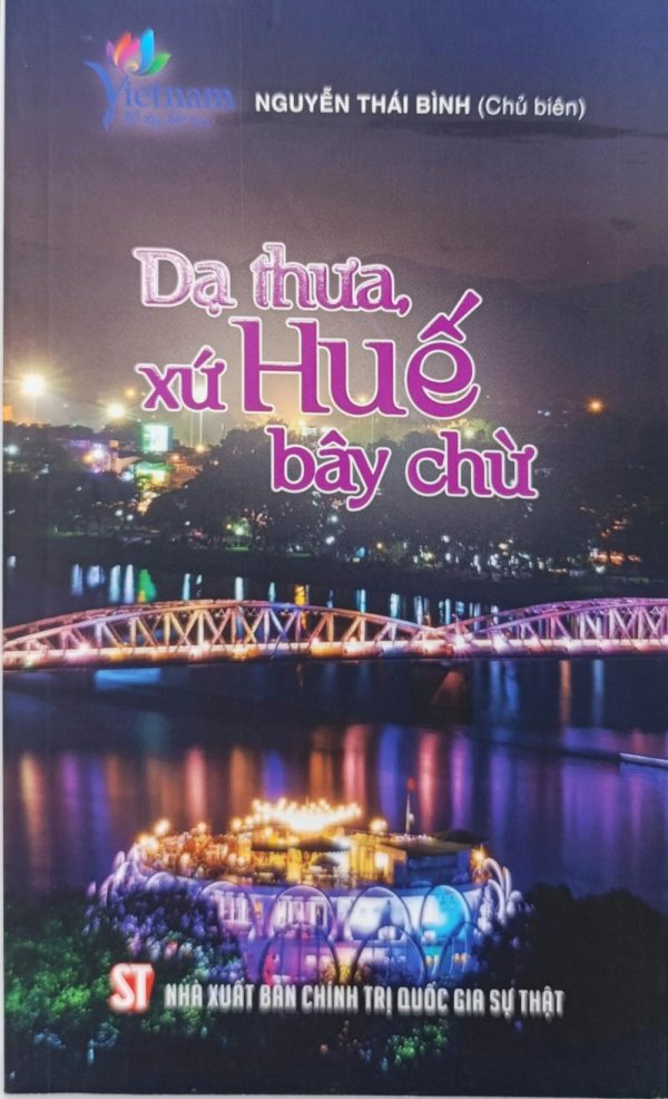 Dạ thưa xứ Huế bây chừ