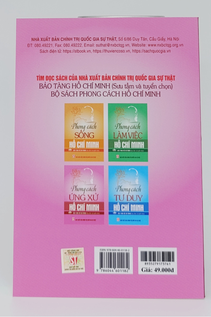 Phong cách ứng xử Hồ Chí Minh