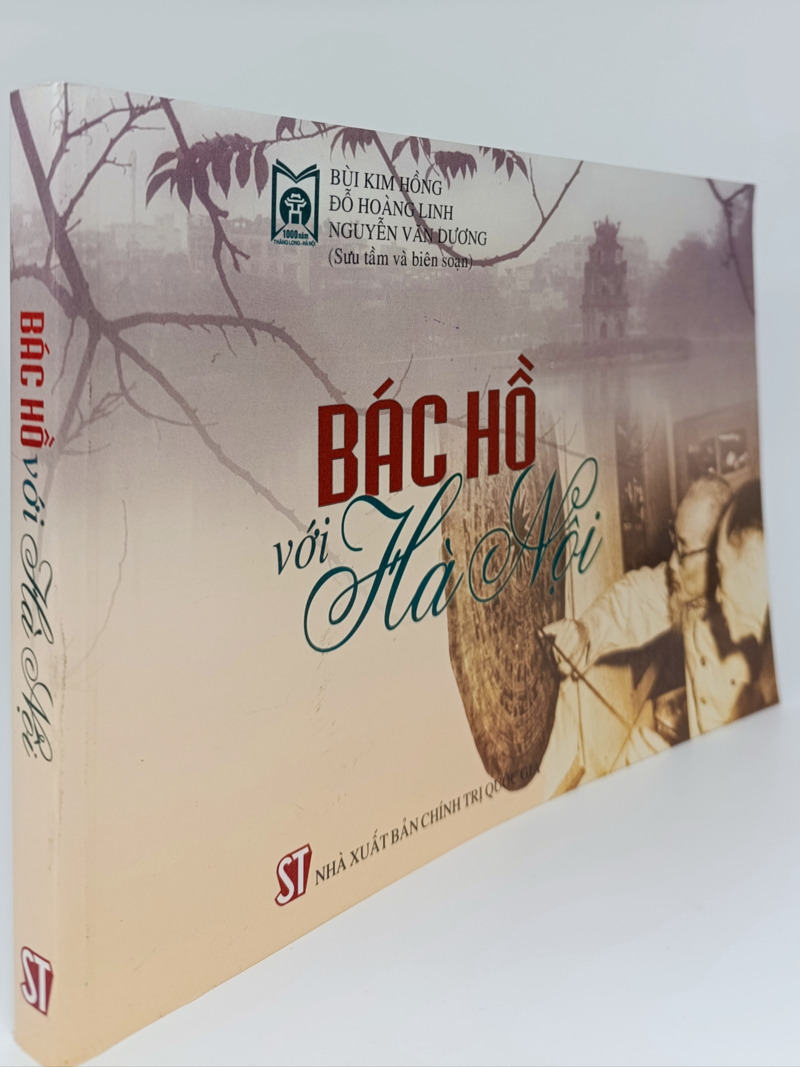 Bác Hồ với thủ đô Hà Nội (bìa mềm)