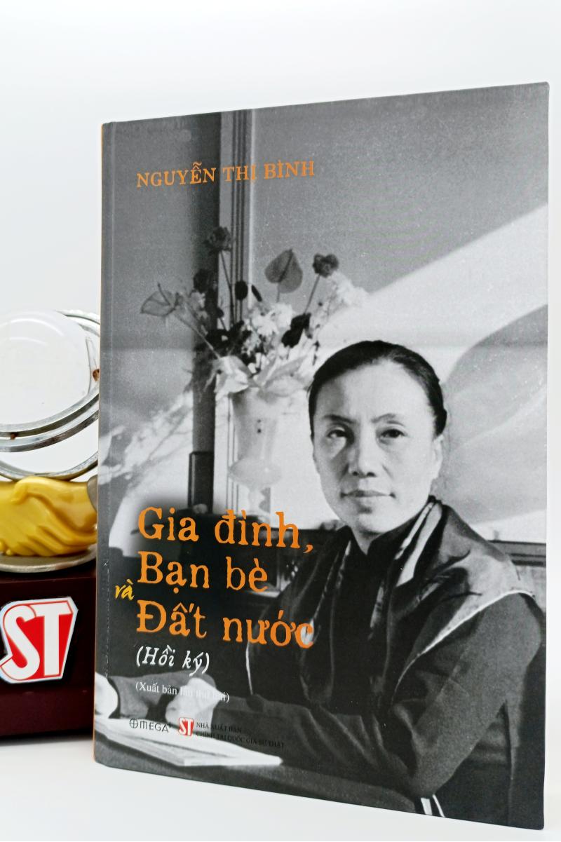 Gia đình, bạn bè và đất nước (Hồi ký) (Xuất bản lần thứ hai)